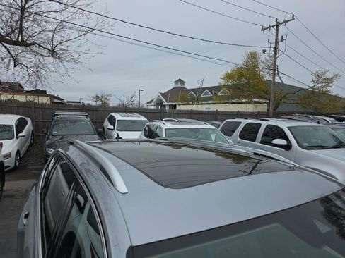 Used 2023 Volkswagen Tiguan SE w/ Panoramic Sunroof Package AWD/4WD image 5