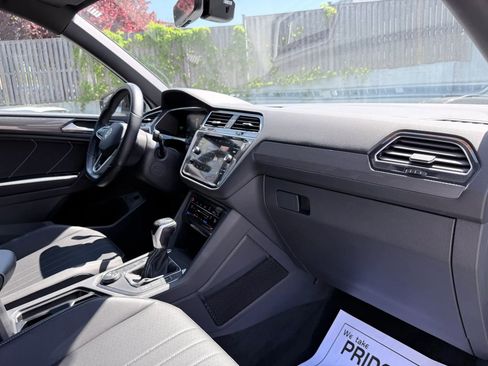 Used 2022 Volkswagen Tiguan SE R-Line AWD/4WD image 26