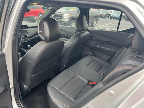 Used 2020 Nissan Kicks SR w/ SR Premium Package FWD image 23