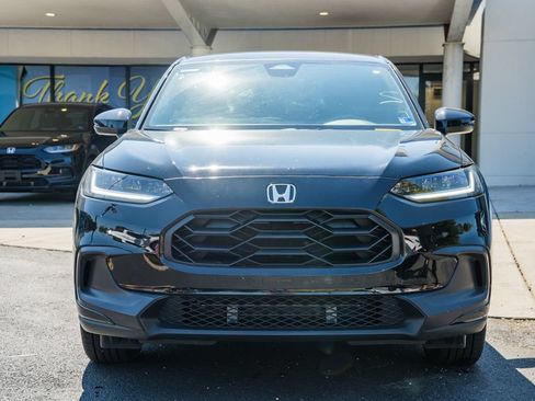 Certified 2025 Honda HR-V Sport image 2