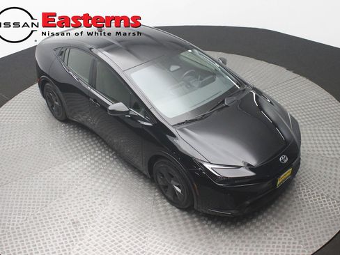Used 2023 Toyota Prius LE FWD image 3