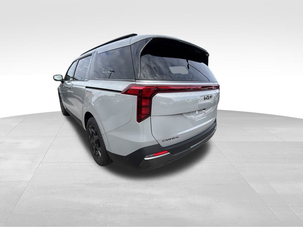 Certified 2026 Kia Carnival SX FWD image 3