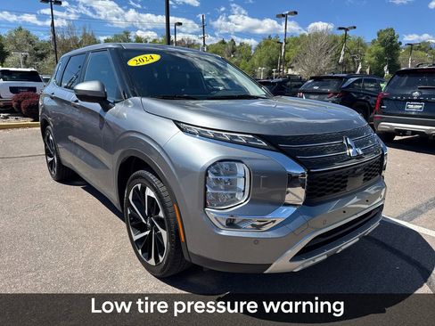 Used 2024 Mitsubishi Outlander SE AWD/4WD image 7