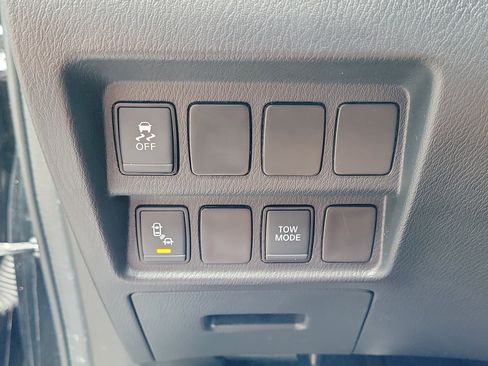 Used 2019 Nissan Pathfinder SV FWD image 24
