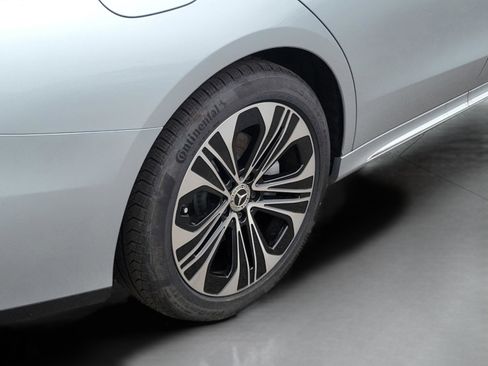 Certified 2025 Mercedes-Benz E 350 4MATIC Sedan image 32