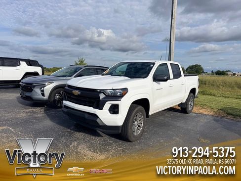Used 2025 Chevrolet Colorado LT RWD image 1