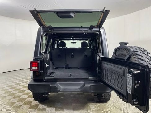 Used 2023 Jeep Wrangler Unlimited Sport AWD/4WD image 9
