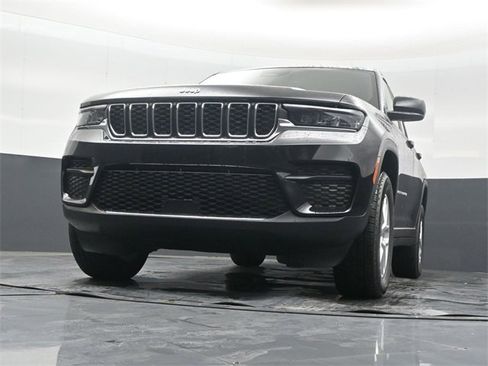 New 2025 Jeep Grand Cherokee Laredo X w/ Luxury Tech Group I image 42
