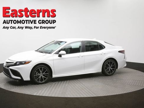 Used 2024 Toyota Camry SE image 61