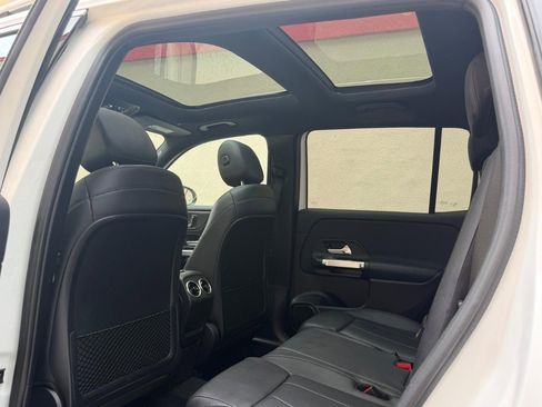 Used 2020 Mercedes-Benz GLB 250 4MATIC image 16