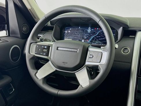 Used 2024 Land Rover Discovery S AWD/4WD image 19