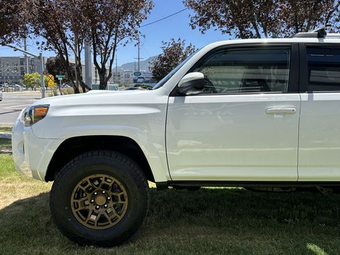 Used 2023 Toyota 4Runner SR5 image 9