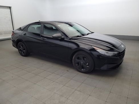 Used 2023 Hyundai Elantra SEL image 11