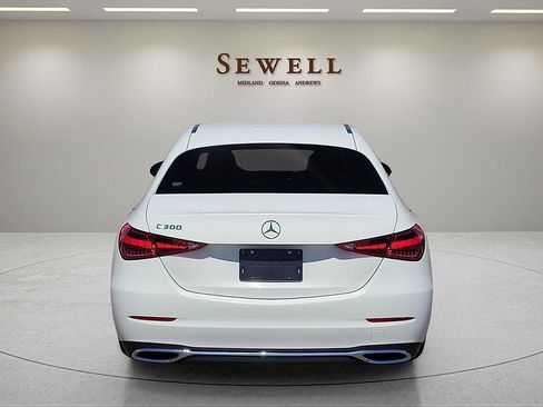 Used 2022 Mercedes-Benz C 300 Sedan image 4