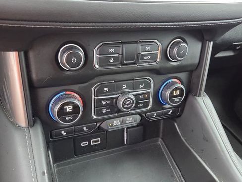 Used 2024 Chevrolet Suburban LT image 22