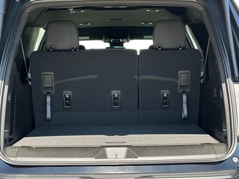 New 2026 Chevrolet Suburban LT w/ Comfort Package AWD/4WD image 16