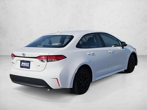 Used 2025 Toyota Corolla LE FWD image 5