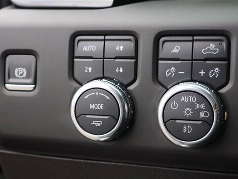 Used 2025 GMC Sierra 3500 Denali Ultimate AWD/4WD image 19