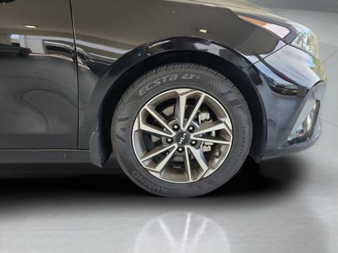 Used 2022 Kia Forte LXS FWD image 31
