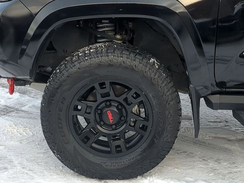 Used 2023 Toyota Tacoma TRD Sport image 17