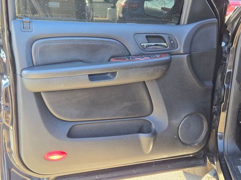 Used 2008 Cadillac Escalade AWD image 24