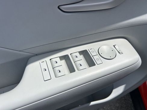Used 2024 Hyundai Kona SEL AWD/4WD image 33