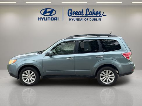 Used 2011 Subaru Forester 2.5X Premium w/ All-Weather Pkg AWD/4WD image 2