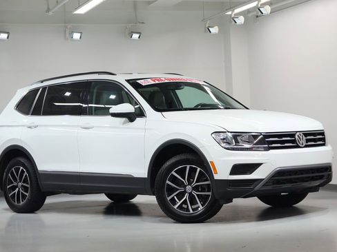 Used 2021 Volkswagen Tiguan SE w/ Panoramic Sunroof Package AWD/4WD image 7