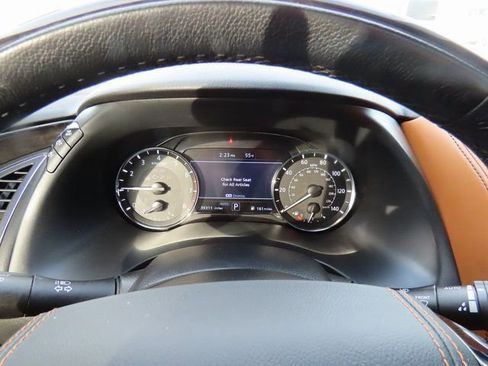 Used 2023 INFINITI QX80 Sensory w/ All-Season Package image 39