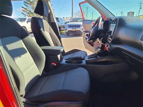 Used 2023 Kia Soul LX image 19
