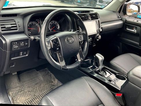 Used 2023 Toyota 4Runner TRD Off-Road Premium image 8