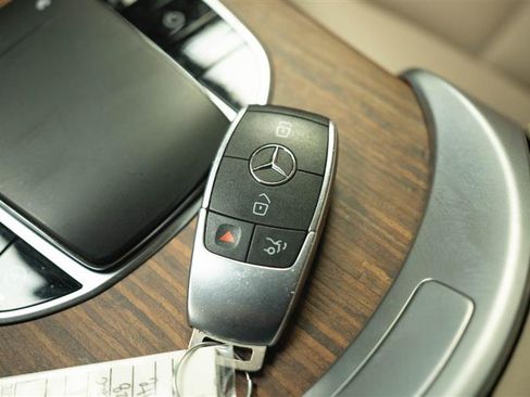 Used 2022 Mercedes-Benz GLC 300 4MATIC image 23