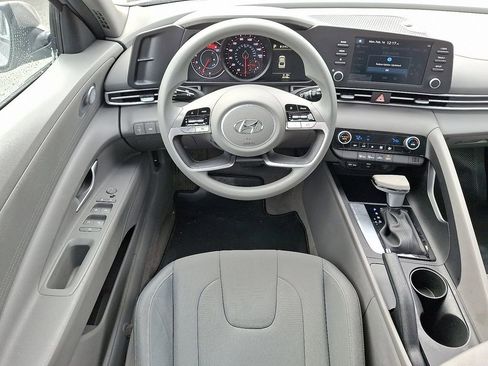 Used 2023 Hyundai Elantra SEL image 12