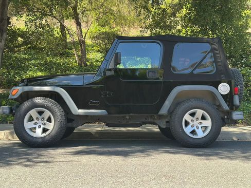 Used 1997 Jeep Wrangler SE AWD/4WD image 2