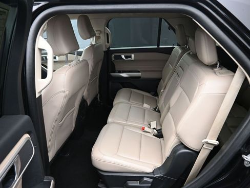 Used 2023 Ford Explorer XLT w/ Equipment Group 202A image 12