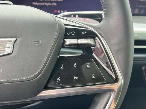 Certified 2025 Cadillac Escalade IQ Luxury 2 w/ LPO, Premium Carpet Package AWD/4WD image 30