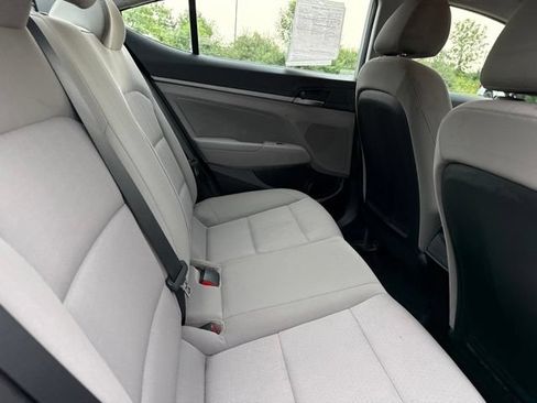 Used 2018 Hyundai Elantra SEL w/ Cargo Package FWD image 11