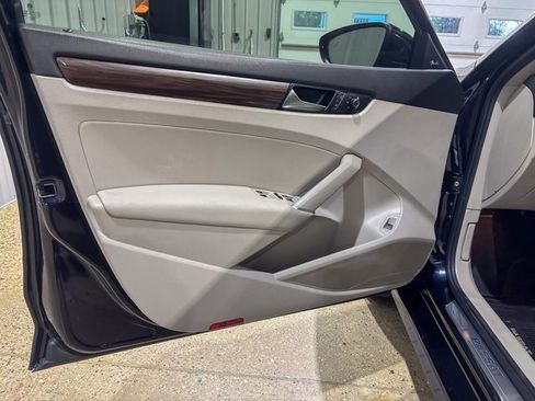 Used 2020 Volkswagen Passat 2.0T SEL image 14