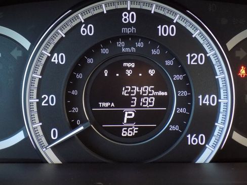 Used 2016 Honda Accord LX image 15