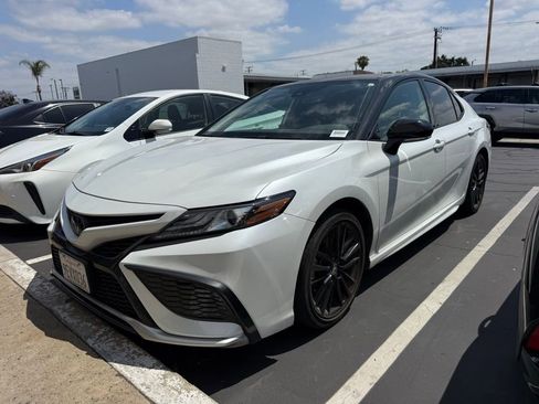 Used 2023 Toyota Camry XSE FWD image 2