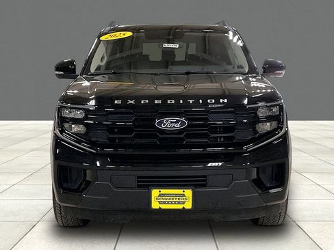 Certified 2025 Ford Expedition Max Active AWD/4WD image 3