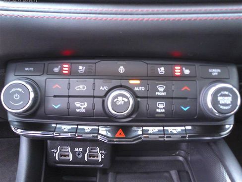 Used 2022 Dodge Durango R/T w/ Blacktop Package AWD/4WD image 17