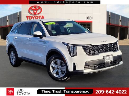 Used 2026 Kia Sorento LX FWD image 1
