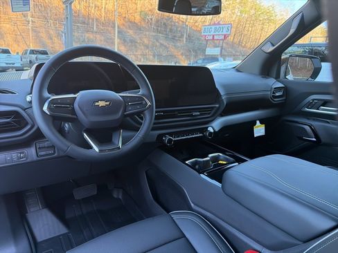 New 2026 Chevrolet Silverado EV LT image 16