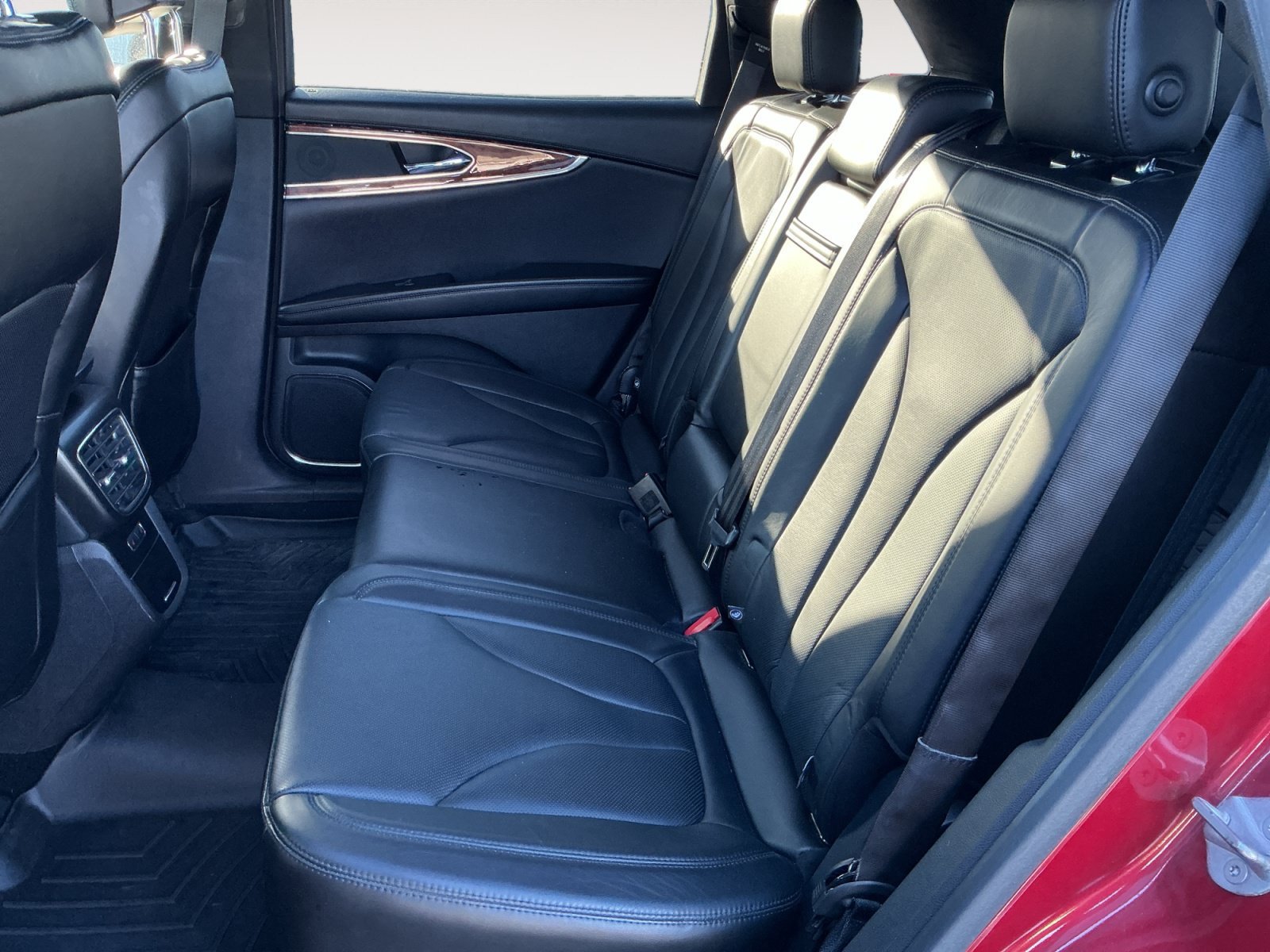 Used 2016 Lincoln MKX Reserve w/ Technology Package FWD image 13