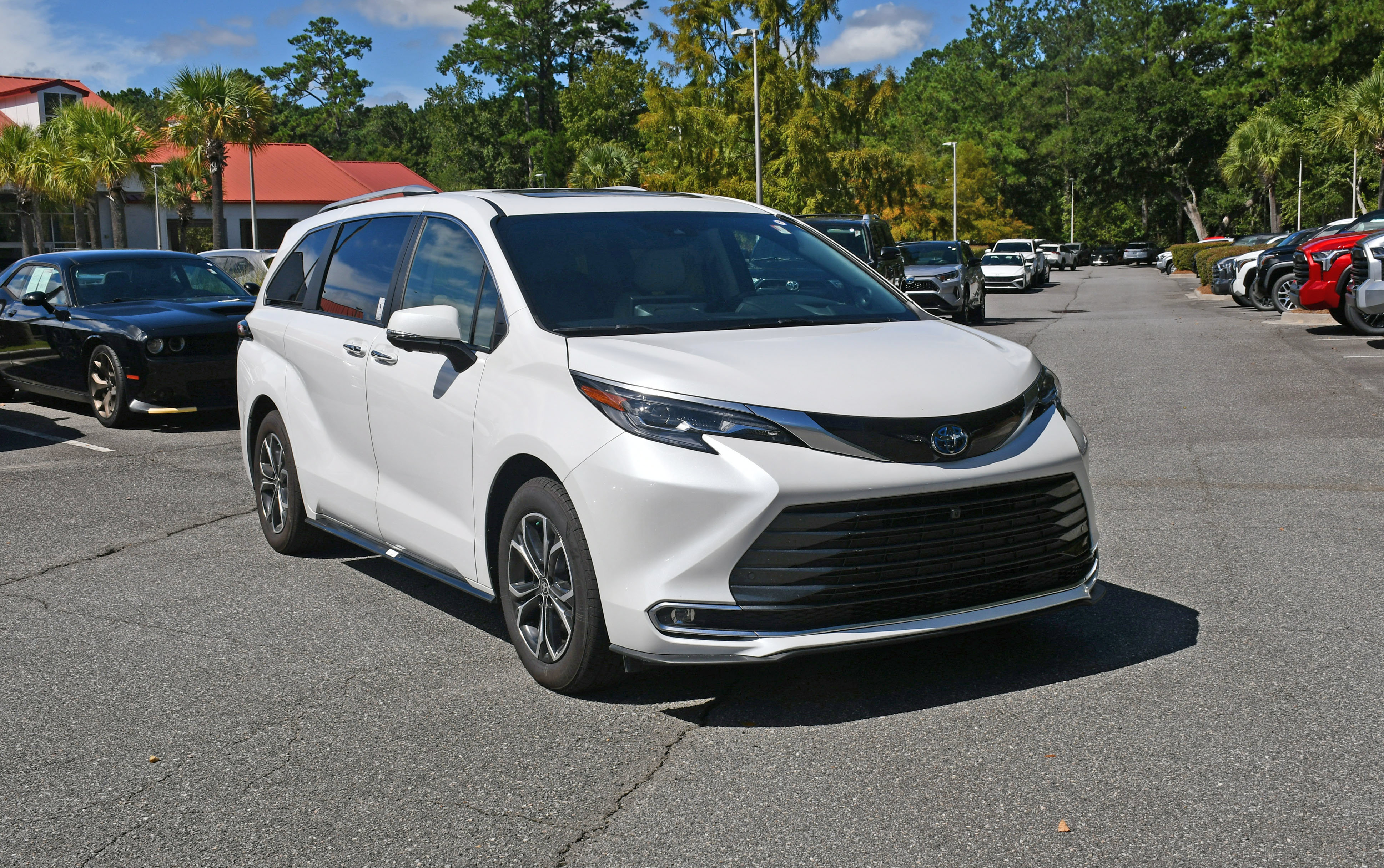 Certified 2025 Toyota Sienna Platinum AWD/4WD image 6