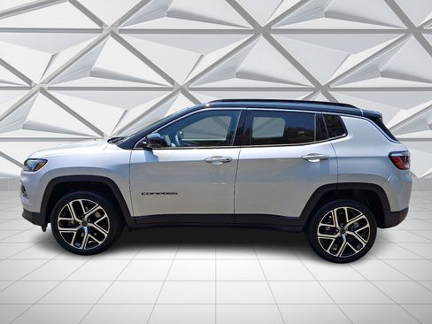 Used 2025 Jeep Compass Limited AWD/4WD image 6