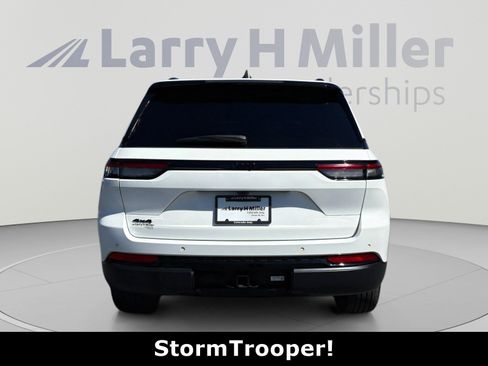 Used 2025 Jeep Grand Cherokee Altitude AWD/4WD image 4
