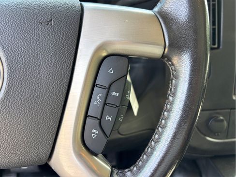Used 2017 Chevrolet Express 2500 RWD image 21
