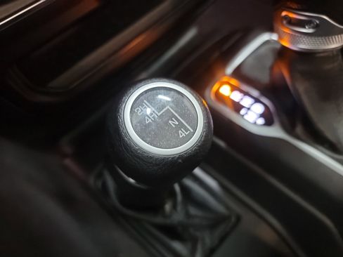 Used 2021 Jeep Gladiator Sport image 34